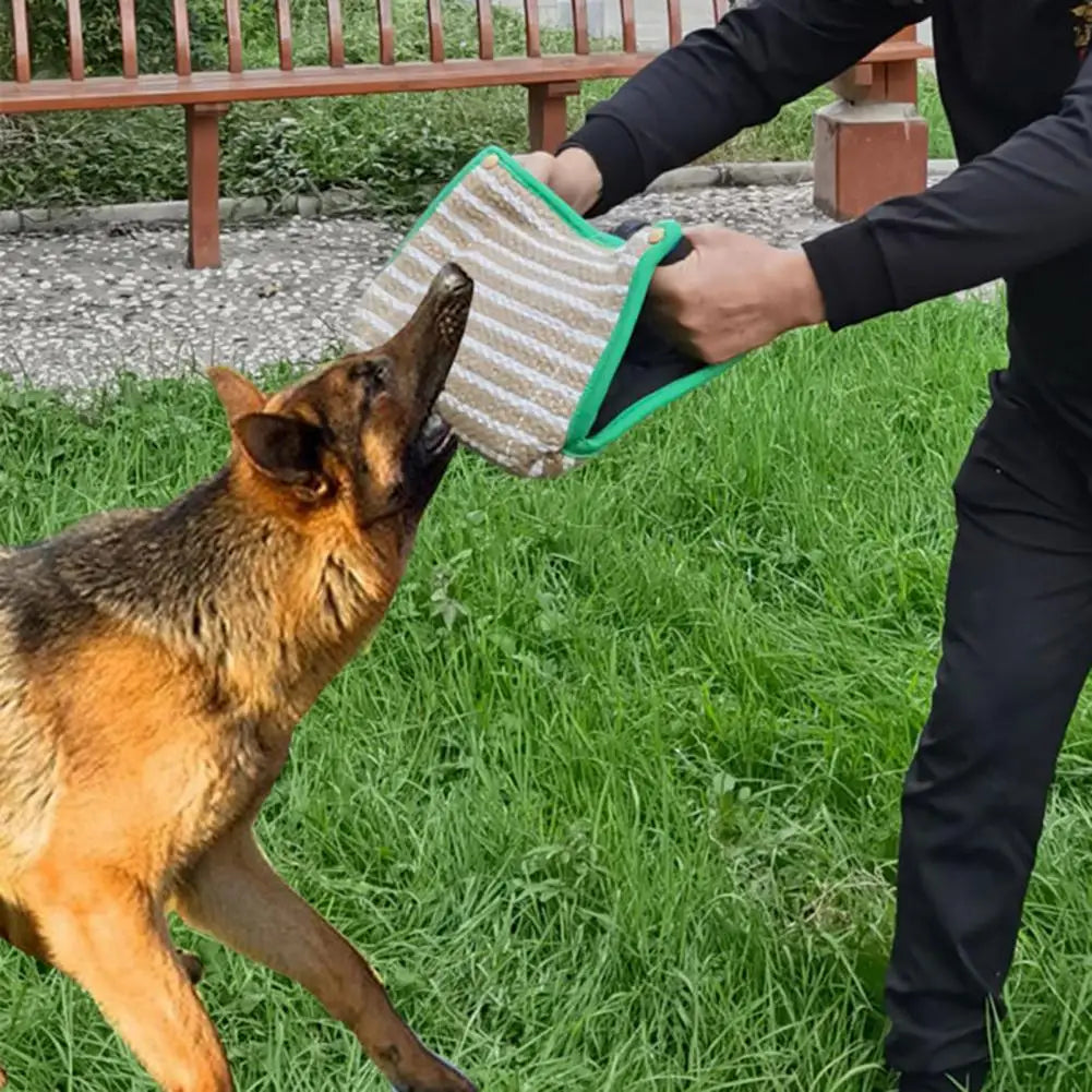 Manicotto cuneo per l'addestramento del cane al morso