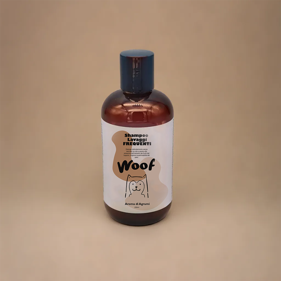 Shampoo Lavaggi Frequenti WoofCare - Formula Delicata con Tea Tree e Luppolo per Cane e Gatto